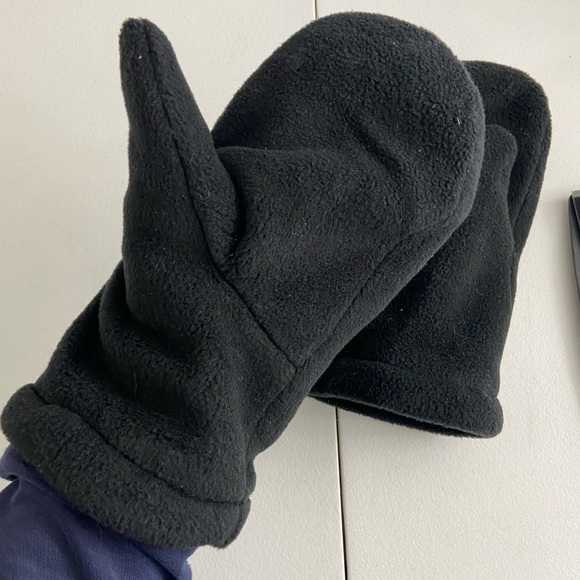 EUC Vintage Lands’‎ End women’s black fleece patterned interior winter mittens - Picture 2 of 4
